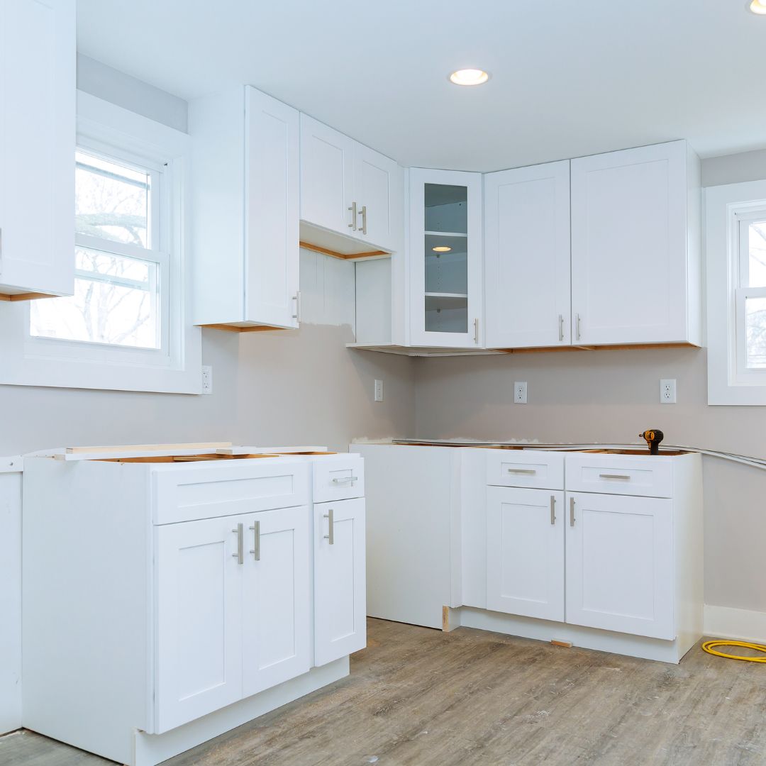 Custom Kitchen Island with Modern Cabinetry
A sleek modern custom kitchen featuring a central island with marble countertops, soft-close drawers, and built-in cabinets in a matte white finish.